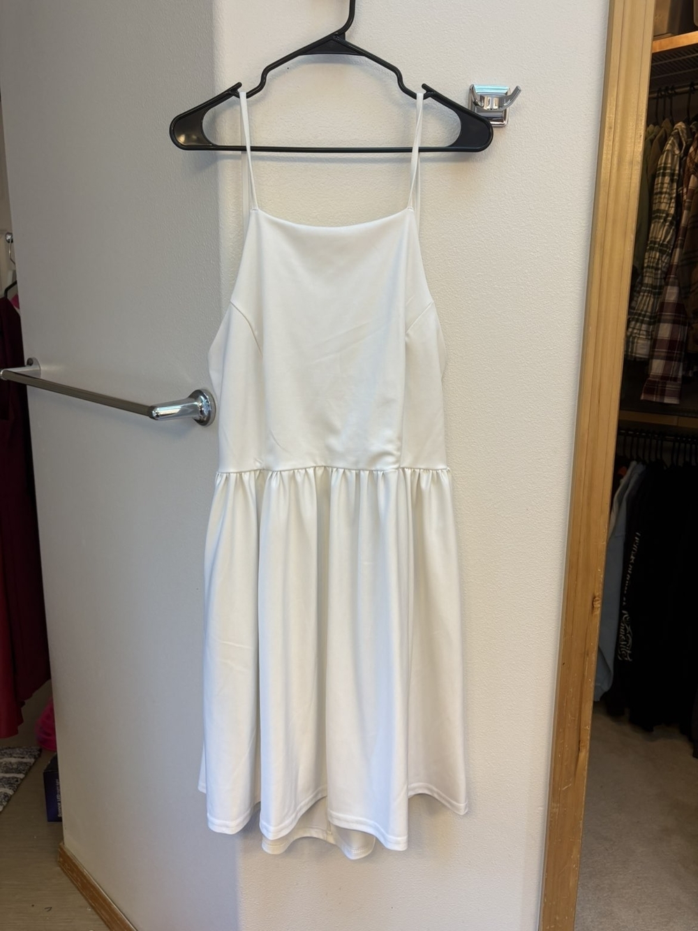 Fancyinn White Spaghetti-Strap Tiered Midi Dress